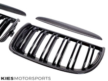 Load image into Gallery viewer, 2005-2007 BMW 3 Series (E90) Pre-LCI Carbon Fiber Double Slatted Kidney Grills