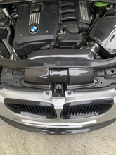 Load image into Gallery viewer, ARMA Speed BMW E9X 323i / 325i / 330i N52 Carbon fiber Cold Air Intake ARMABMW330-A